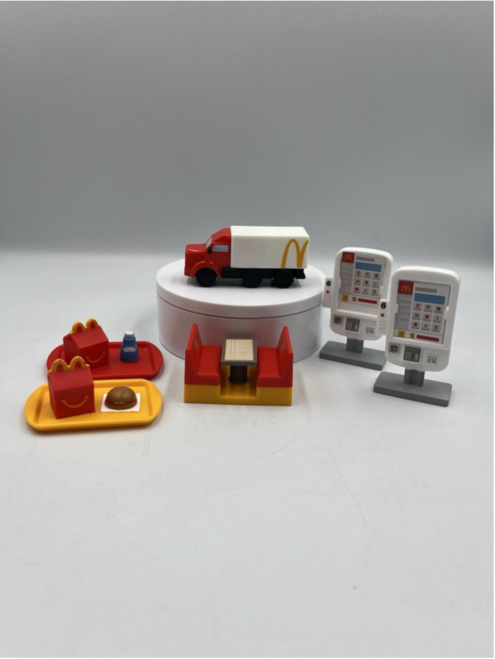 Lil McDonald’s Happy Meal Apple Slices, Gold Box, Kiosk Toy Lot SEE ALL